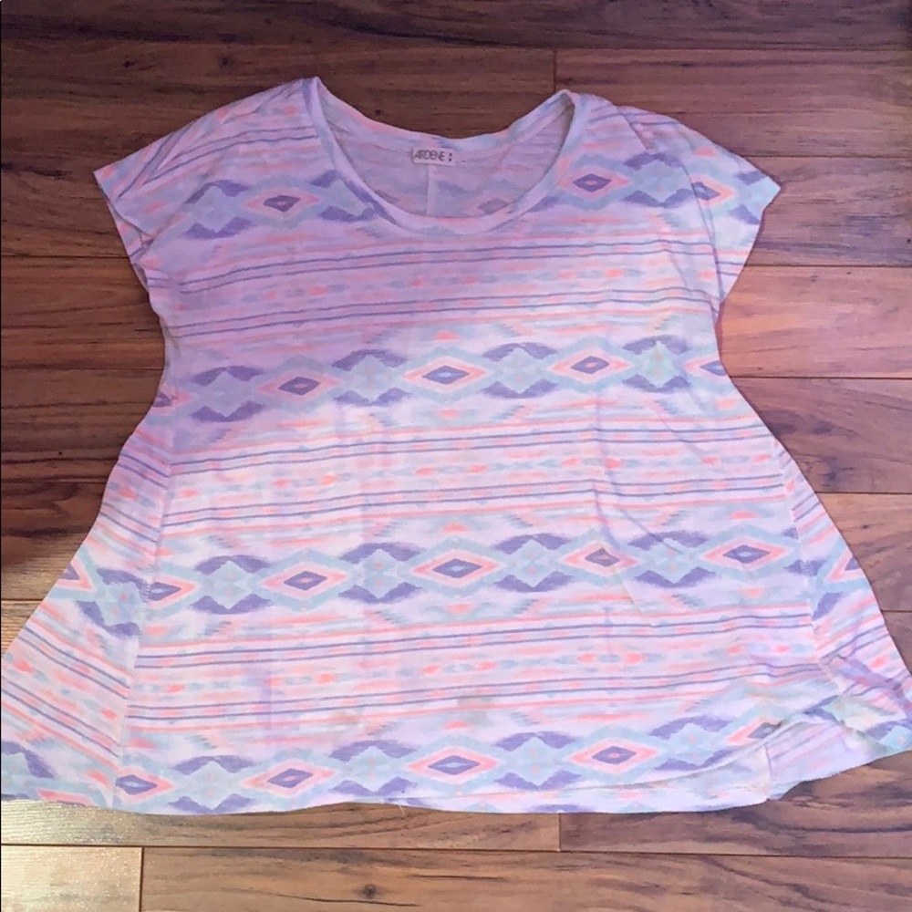 Colourful short sleeve tshirt